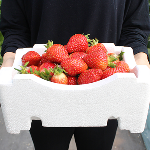 1KG of fresh strawberries with high sugar content and fresh fragrance delivered directly from the farm