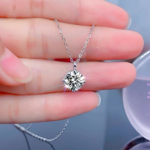 1 Carat Moissanite 4 Prong Rhinestone Pendant Necklace